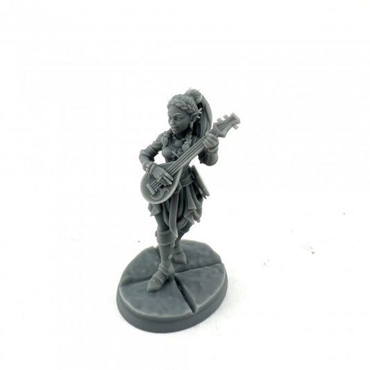 Reaper Bones USA Ryelle Rainheather, Elf Bard (Alternate Sculpt)